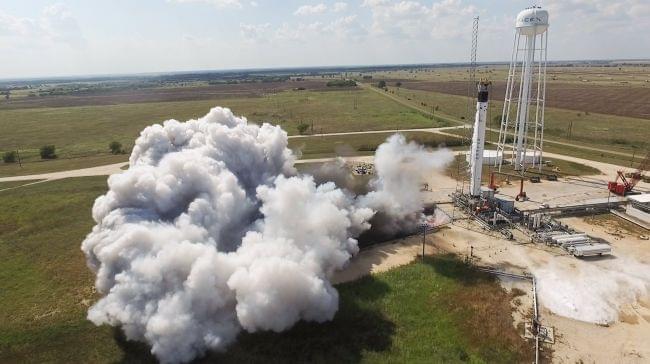 SpaceX готовится к первому для компании запуску ракеты с экипажем на борту