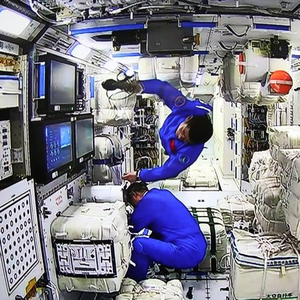 На китайскую станцию «Тяньгун-2» впервые прибыли астронавты