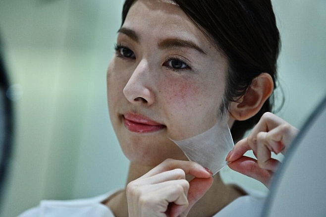 Японская фирма разработала ультратонкую спрей-маску для лица