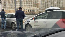 Такси «Яндекса» с автопилотом попало в ДТП на улице Москвы