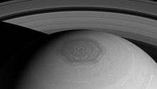 Ученые приближаются к разгадке появления шестиугольника Сатурна