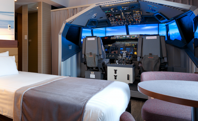 Владельцы японского отеля превратили комнату в функциональную кабину Boeing 737