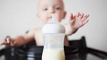 Скрытая угроза: при встряхивании детские бутылочки высвобождают миллионы частиц микропластика 