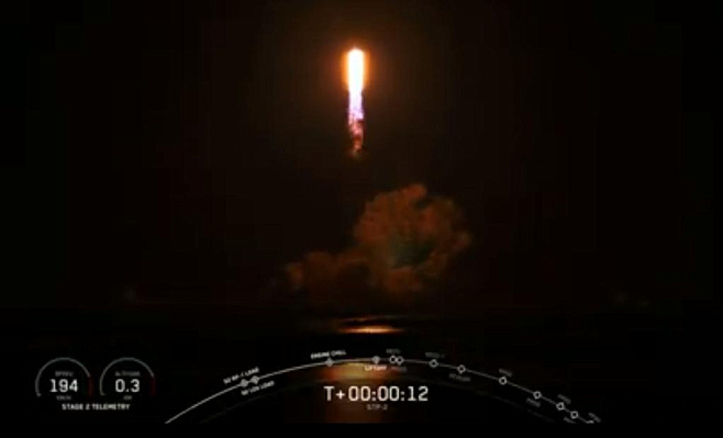 SpaceX запустила в космос ракету-носитель. На её борту находится прах 152 человек и 24 спутника