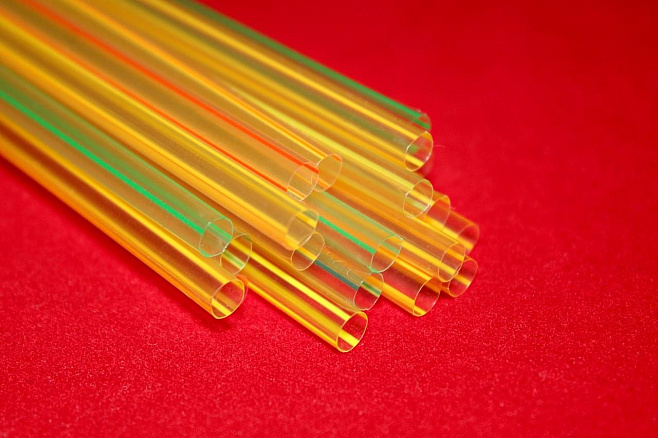 Созданы первые пластиковые соломинки из полигидроксиалканоата