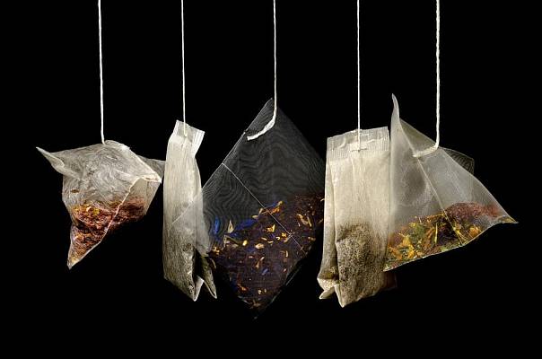 Чайные пакетики выделяют в чай микропластик