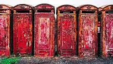 красные телефонные будки на свалке, Британское содружество