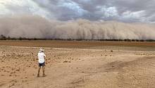 Огромная пыльная буря обрушилась на Австралию