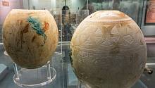 В гробницах древних вождей ученые нашли украшенные страусиные яйца 