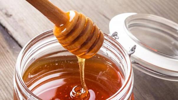 Лучше антибиотиков: учёные подтвердили эффективность мёда при лечении простуды
