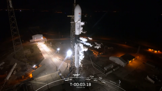 SpaceX успешно запустила ракету Falcon 9 с турецким спутником связи на борту