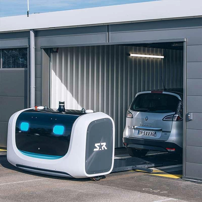 Во Франции представлен робот, самостоятельно паркующий автомобиль