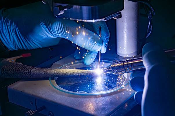 Учёные разработали антибактериальное покрытие для протезов, напечатанных на 3D-принтере