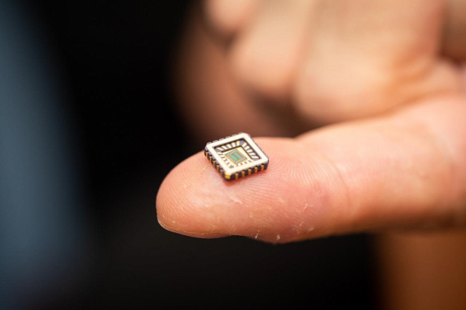 Создан крошечный чип, точно имитирующий работу нейронов мозга
