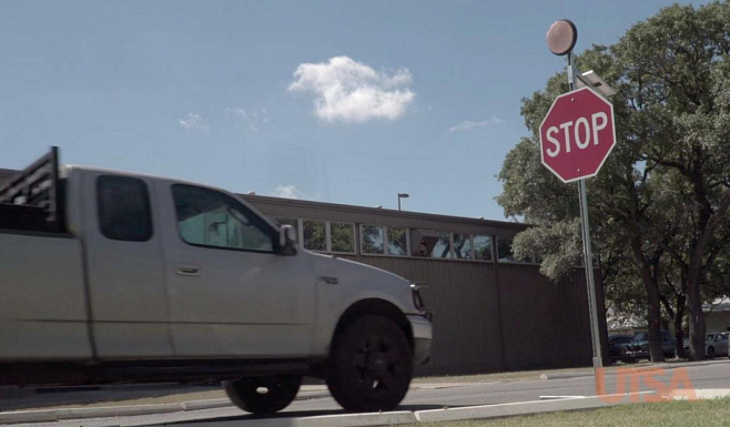 Инженеры разрабатывают умный знак «Стоп», чтобы повысить безопасность на дорогах