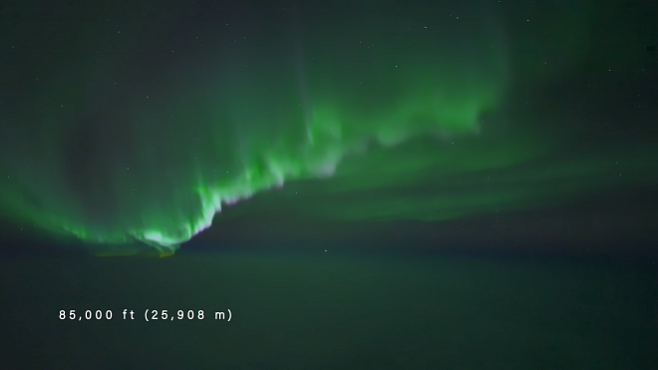 Фотограф-энтузиаст заснял северное сияние на высоте 37 километров - и это стоит увидеть