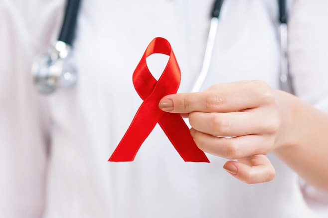 ВИЧ-инфицированным врачам разрешат практиковать