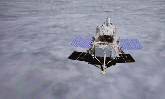 Космический аппарат «Чанъэ-5» успешно состыковался с орбитальным и возвращаемым модулями