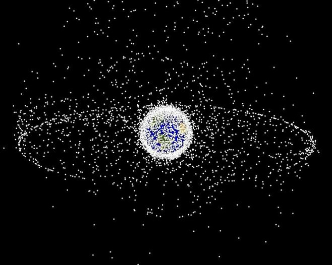 Проблему космического мусора предложили решить с помощью платы за использование орбиты