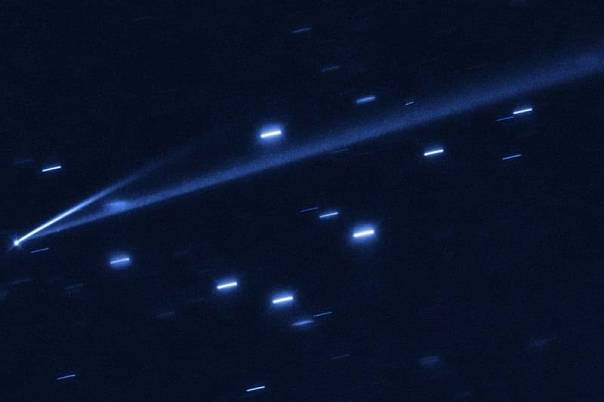 Замеченный редкий астероид отращивает хвосты и меняет цвет