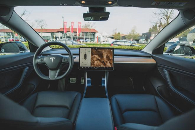 Слухи: автомобили Tesla перейдут на графические чипы от AMD