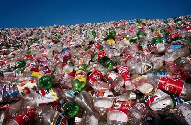 Google нашла отличное применение пластиковым бутылкам