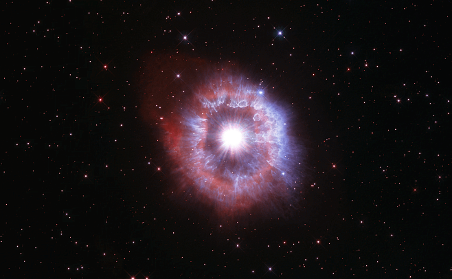 В кадр «Хаббла» попала гигантская звезда на грани коллапса