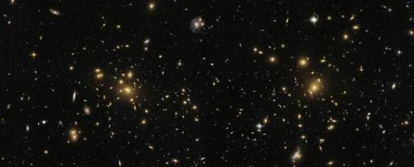 Обнаружен огромный радиомост, соединяющий два сливающихся скопления галактик 