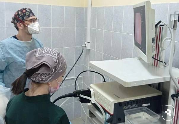 Врачи СГМУ имени В.И. Разумовского спасли ребенка, удалив опухоль кишечника без единого разреза