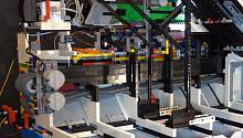 Фанат LEGO собрал робота с искусственным интеллектом для сортировки кубиков