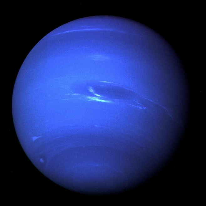 Зафиксировано рождение гигантского шторма на Нептуне