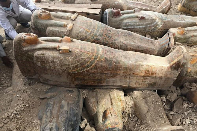 20 древних саркофагов обнаружены в Египте