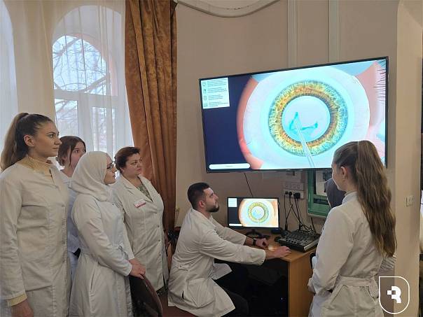 Специалисты СГМУ разработали виртуальный тренажер для операций по удалению катаракты