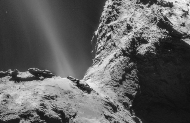 У кометы Чурюмова-Герасименко обнаружилось полярное сияние
