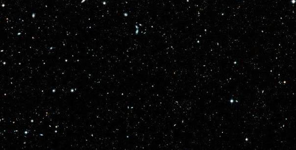 Найдена Гигантская арка галактик длиной в 3.3 миллиарда световых лет