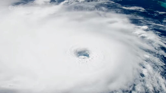Ураган Дориан, вид из космоса