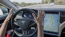 Обновление Tesla научило электромобиль распознавать сигналы светофора