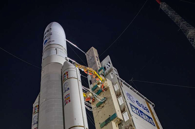 «Ариан 5» доставил на околоземную орбиту два спутника связи