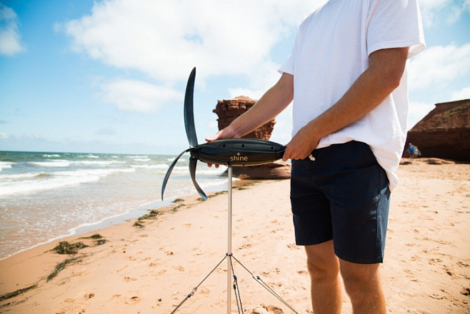 На Kickstarter представили компактный ветрогенератор для зарядки электроники на природе