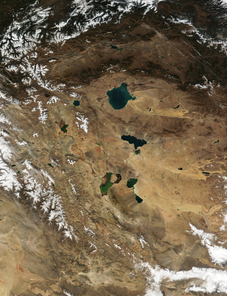 Вид из космоса на Западную Монголию