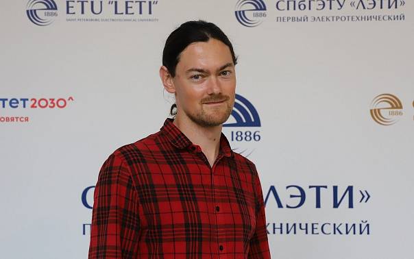В ЛЭТИ создали модель энергоэффективного искусственного нейрона для вычислительных машин будущего