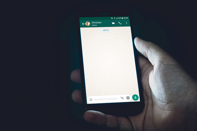 WhatsApp позволит переносить чаты между номерами и платформами