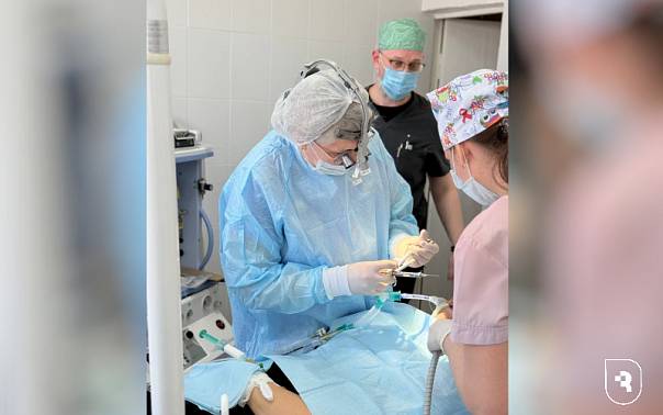В Клинике СГМУ им. В.И. Разумовского впервые проведена операция по удалению зубов с одномоментной имплантацией под седацией