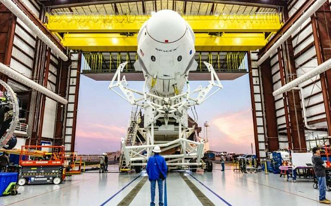 SpaceX тестирует новую капсулу для переправки экипажа на МКС 