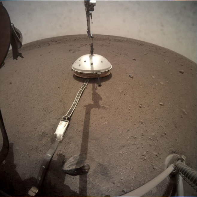 Аппарат InSight нашел приют на Марсе