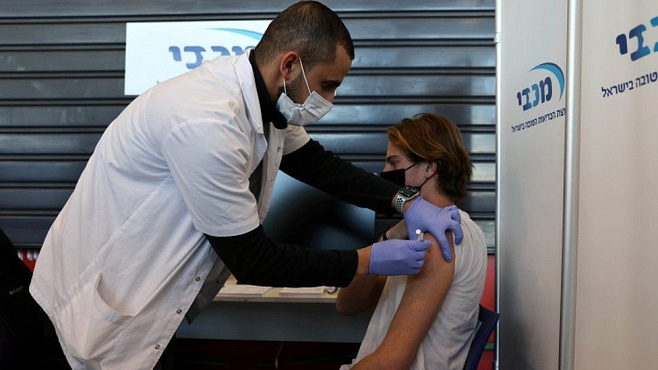 Массовая вакцинация в разы уменьшила количество заражений коронавирусом в Израиле
