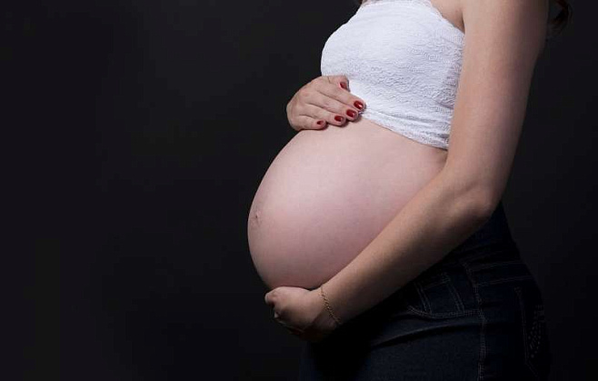 Девайс размером с почтовую марку выявляет осложнения при беременности