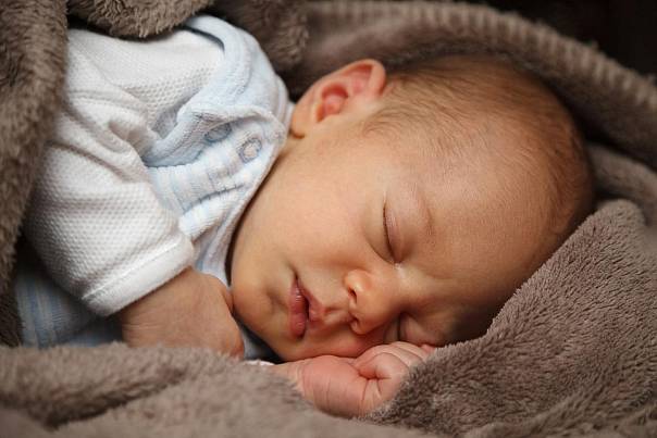 Недостаток сна в младенчестве связали с поведенческими и эмоциональными расстройствами в преддошкольном возрасте  