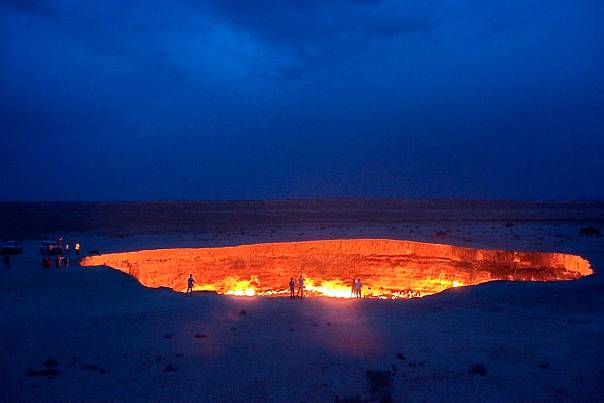 Власти Туркмении пытаются потушить огненную газовую воронку «Дарваза»