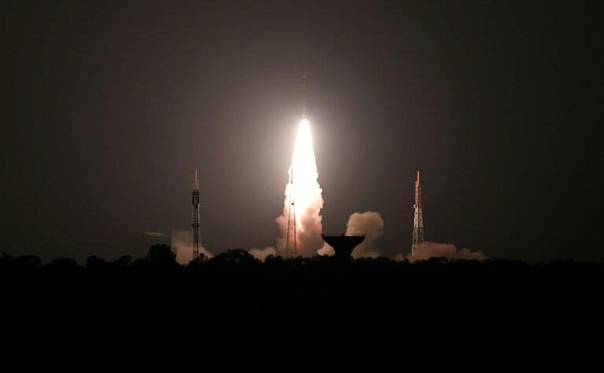 Индия запустила спутник, помещающийся в ладони 